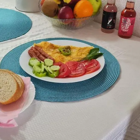 Πανσιόν Visoko Room 3*