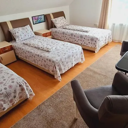 Πανσιόν Visoko Room